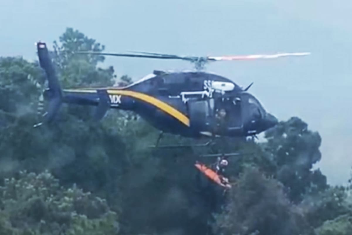 Mientras practicaba senderismo el hombre perdió el control y cayó por uno de los costados del cráter