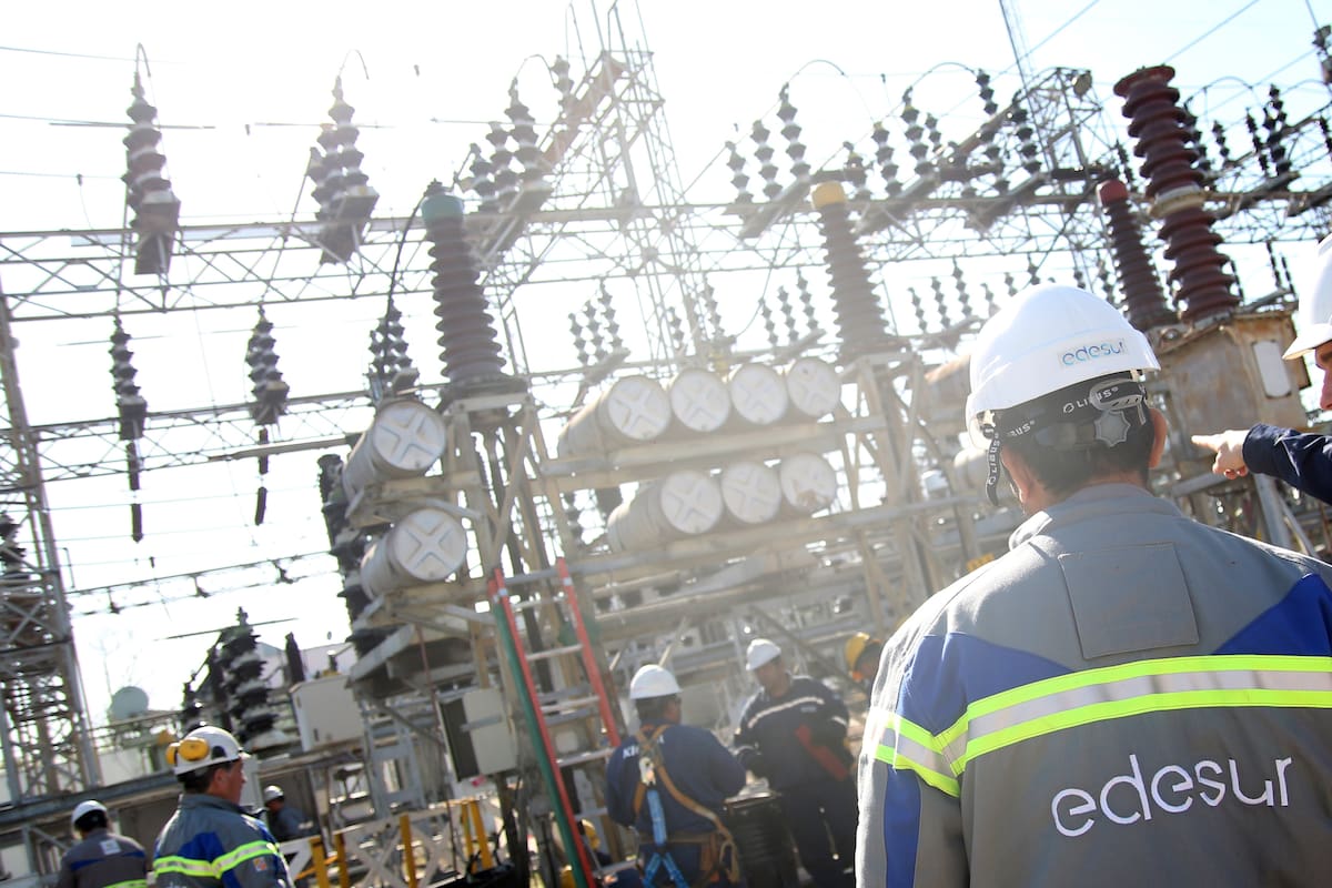 Mientras que Edenor tiene un promedio de 3,5 cortes de luz por usuario por año, Edesur tiene un promedio de 8,1