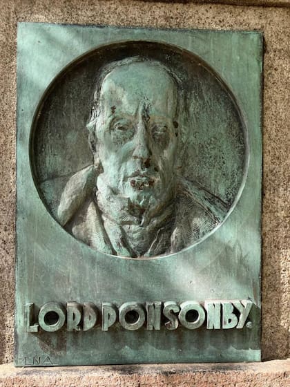 Mientras que en Montevideo Lord Ponsonby es recordado con un monumento y una calle, en Bruselas no hay rastro del diplomático inglés en el espacio público