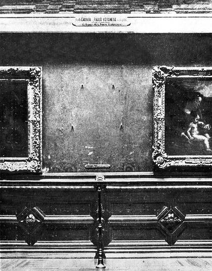 Mientras se buscaba el cuadro robado, el Louvre batió récords de visitas para ver el espacio vacío donde había estado colgada la "Mona Lisa"