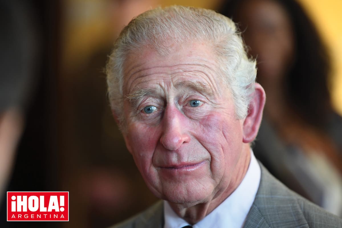 Mientras se desataba la polémica, el primogénito de Isabel II se encontraba en Barbados, que se convirtió en República y dejó de tener a la soberana inglesa como jefa de Estado. Carlos de Inglaterrra estuvo en los actos de transición del sistema político.