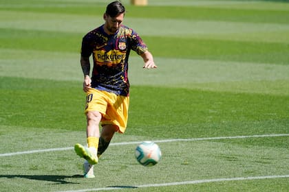 Mientras suma récords, Messi reclama concentrarse en el reto que lo desvela: la Champions