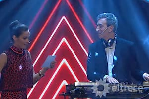 Mientras Viale le hacía consultas, Randazzo seleccionaba canciones