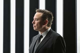 Migración: Musk compara la crisis migratoria en Ceuta con una invasión de zombis