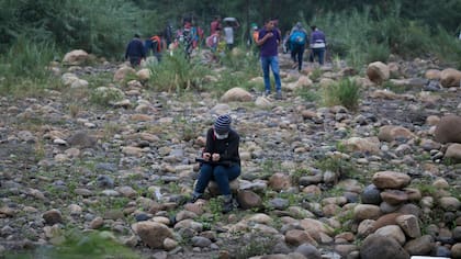 Migrantes de países como Nicaragua y Venezuela, han ingresado por pasos no habilitados. En la foto, una migrante venezolana. Crédito: La Opinión de Cúcuta
