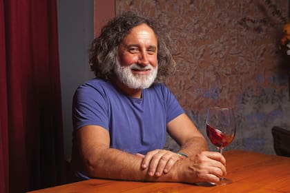 Migue Avalle es anfitrión en el restaurante.
