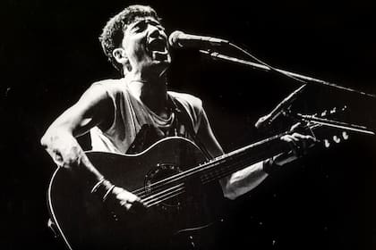 Miguel Abuelo, en vivo