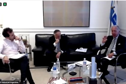 Diego Coatz, Miguel Acevedo y Daniel Funes de Rioja, directivos de la UIA