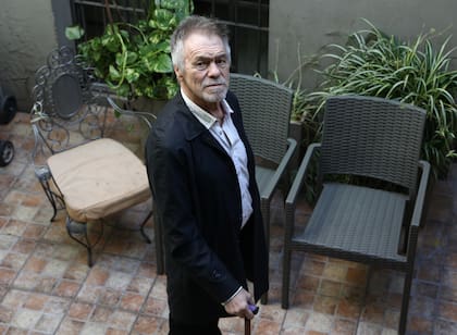 Miguel Ángel Solá se siente bien, pero todavía le quedan algunas secuelas del ACV que tuvo en octubre de 2025: "Necesito un año más de rehabilitación kinesiológica porque todavía uso bastón"
