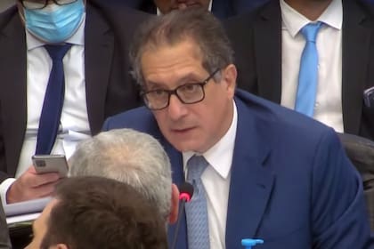 Miguel Ángel Pesce, presidente del Banco Central, al asistir semanas atrás al Senado. La entidad espera recomprar unos US$700 millones este mes, pero se le está complicando mucho