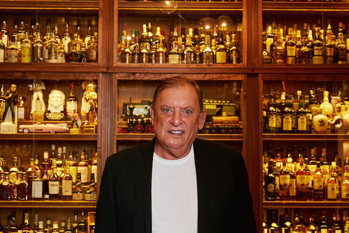 Miguel Ángel Reigosa, dueño del único Museo del Whisky de Argentina