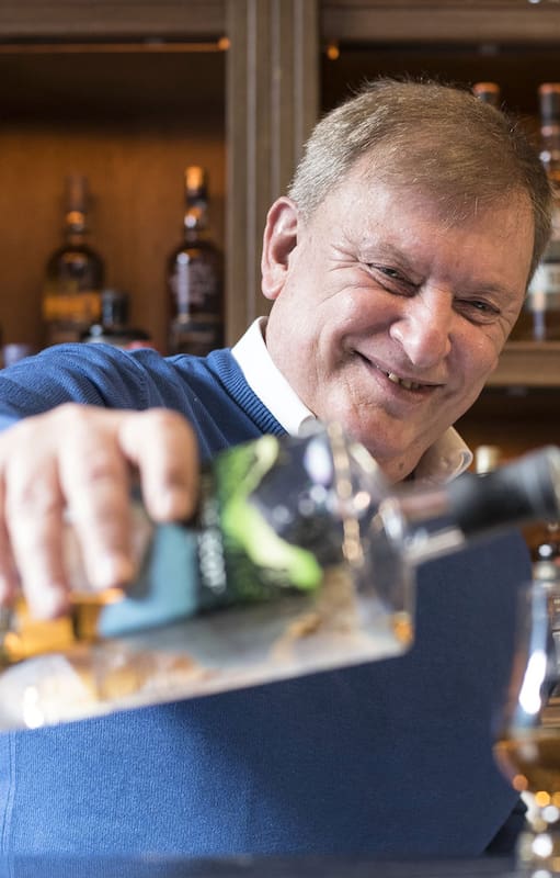 Miguel Angel Reigosa, fundador del Museo del Whisky y dueño de la segunda colección más grande del mundo