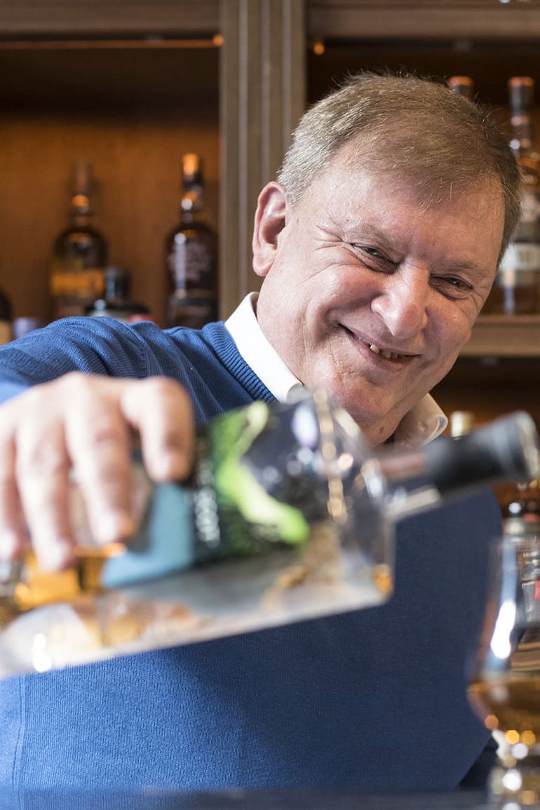 Miguel Angel Reigosa, fundador del Museo del Whisky y dueño de la segunda colección más grande del mundo