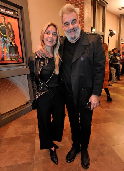 Miguel Ángel Rodríguez, muy bien acompañado por su pareja, Marcela