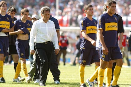 Miguel Ángel Russo, director técnico de Boca, durante el partido que perdieron 2-0 contra River el 7 de octubre de 2007, por el torneo Apertura.