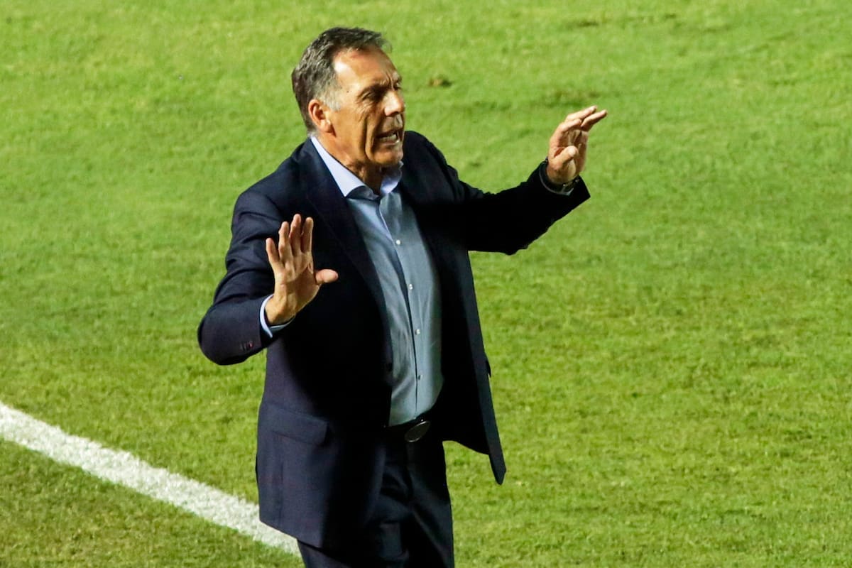 Miguel Ángel Russo durante la final con Banfield.