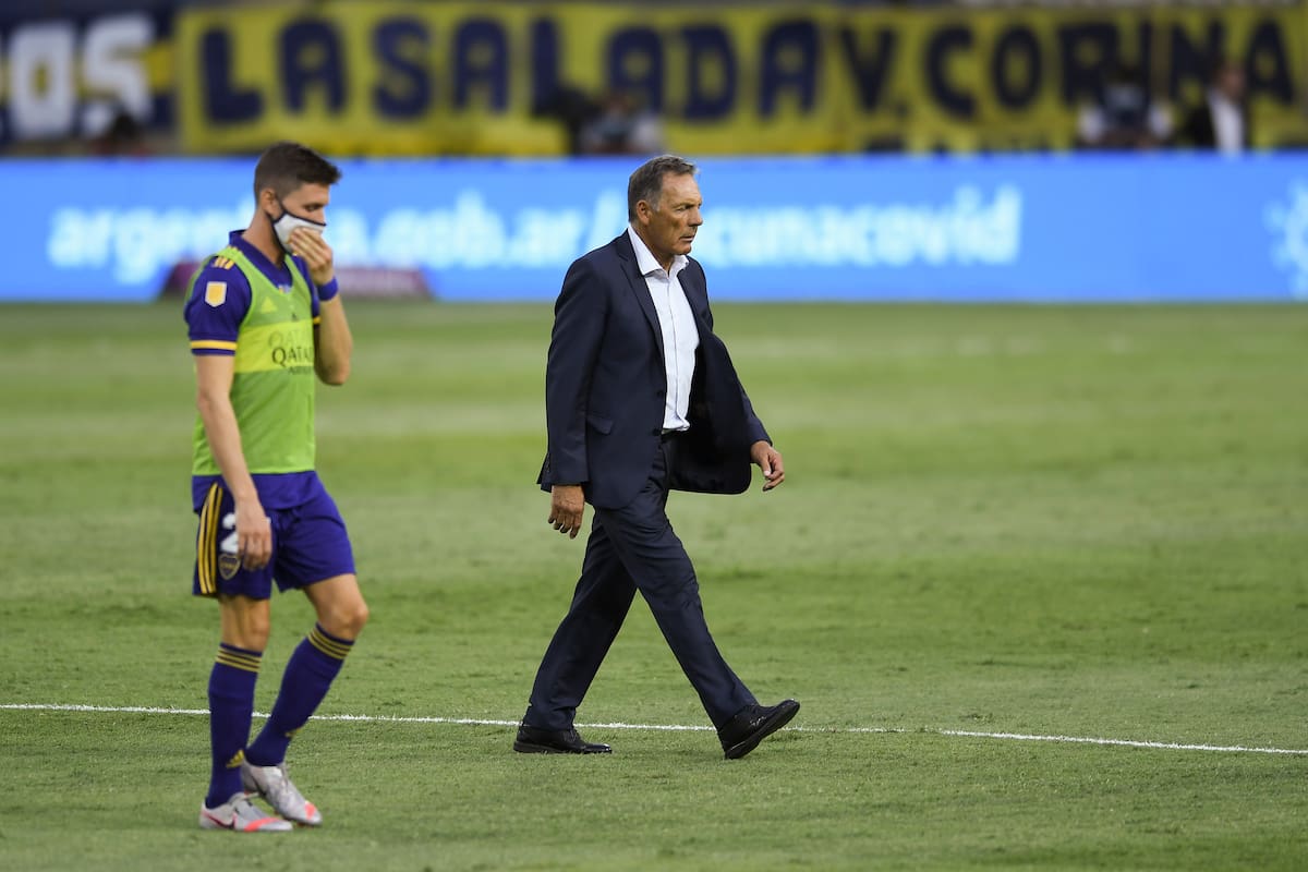 Miguel Angel Russo en el entretiempo de Boca Juniors y River Plate.