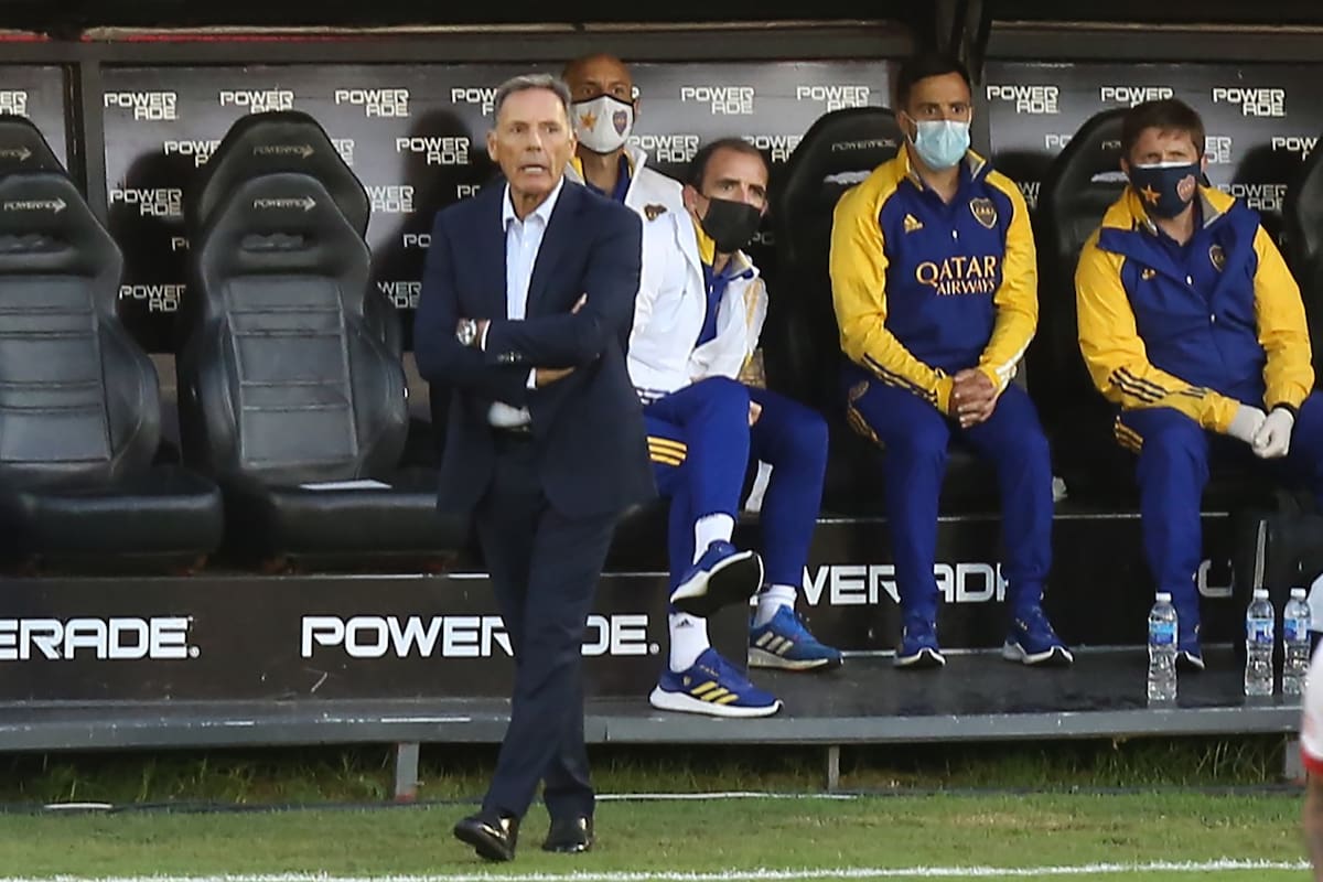 Miguel Ángel Russo se fue conforme con el triunfo de Boca sobre Huracán, pero criticó los calendarios.