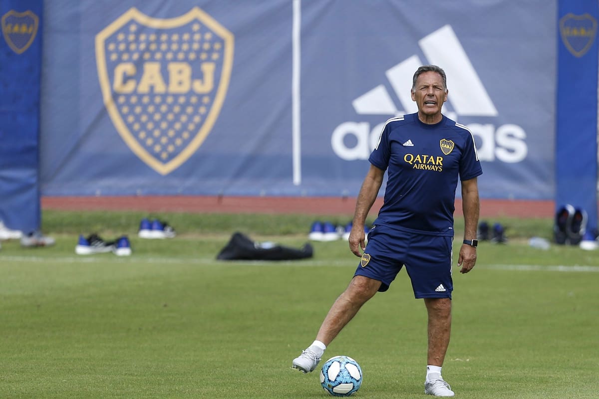 Miguel Angel Russo tomó las riendas en Boca y debe pelear el título con River