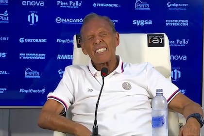 Miguel Ángel Russo tuvo que interrumpir la conferencia tras la victoria ante Gimnasia.