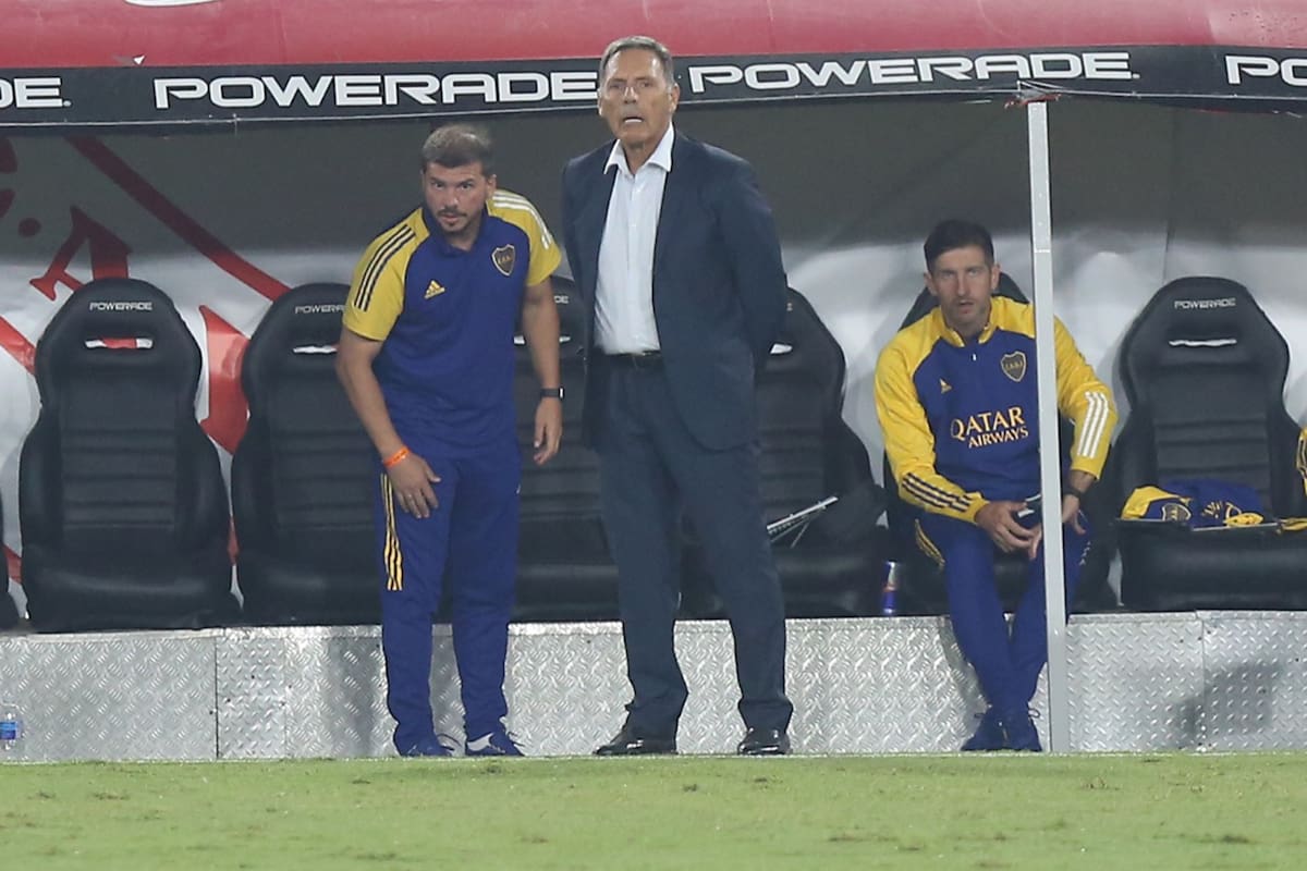 Miguel Ángel Russo y su cuerpo técnico tienen mucho trabajo por delante en Boca