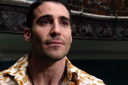 Para los últimos 10 episodios, se destaca la incorporación de Miguel Ángel Silvestre que alcanzó la fama con la serie Velvet