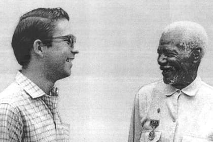 Miguel Barnet junto a Esteban Montejo