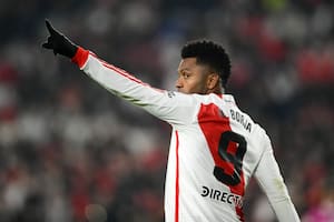 Miguel Borja convirtió los dos goles de River ante Libertad, que le permitieron clasificarse a octavos y al Mundial de Clubes 2025
