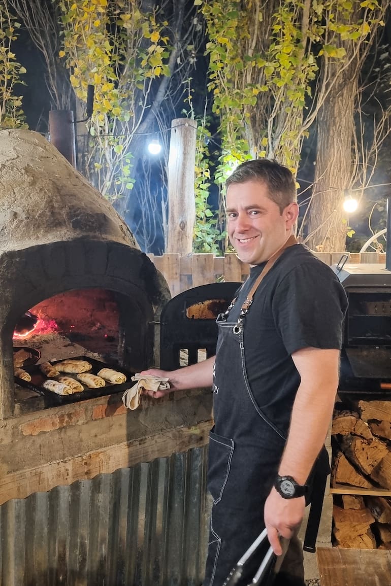 Miguel Calvi cocina a puertas cerradas en Lucinda.