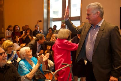 Miguel Díaz-Canel participó en reuniones con empresarios, artistas y dirigentes políticos durante su paso por Buenos Aires, por la cumbre de la Celac
