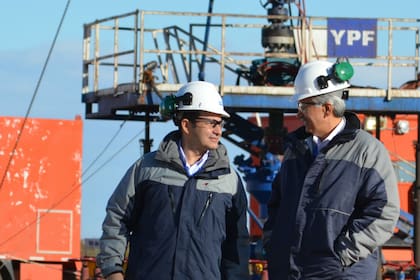 Miguel Galuccio, CEO de YPF, y Ali Moshiri, presidente de exploración para América Latina y África de Chevron