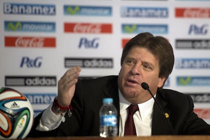 Miguel Herrera brindó la nómina mundialista de México