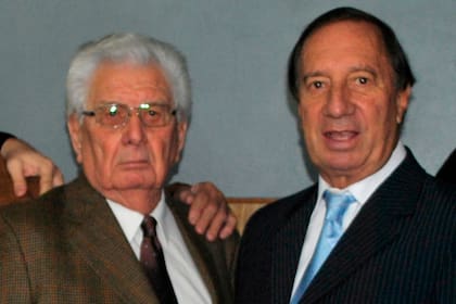 Miguel Ignomiriello junto a Carlos Bilardo, otro de los emblemas de Estudiantes de La Plata
