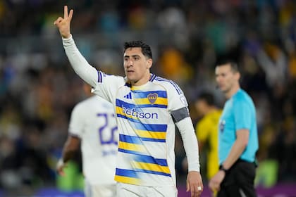 Miguel Merentiel volvió a ser el nueve y marcó el gol más lindo de la noche, después de una gran jugada individual