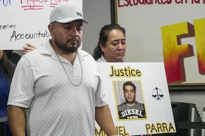 Miguel Parra Hernández permanece hospitalizado bajo custodia de ICE después de ser atropellado por un vehículo conducido por un agente federal durante un operativo en Houston, Texas