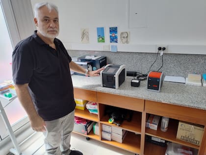 Miguel Pedrola, en la sede porteña de AHF Argentina