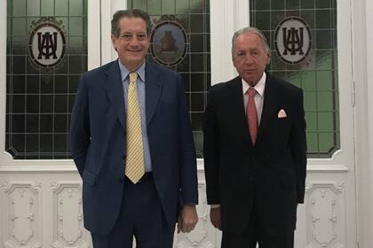 Miguel Pesce, presidente del BCRA, y Daniel Funes de Rioja, presidente de la UIA, hablaron ya en octubre de 2021 sobre el problema de la escasez de dólares
