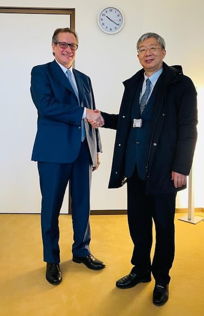 Miguel Pesce y Yi Gang