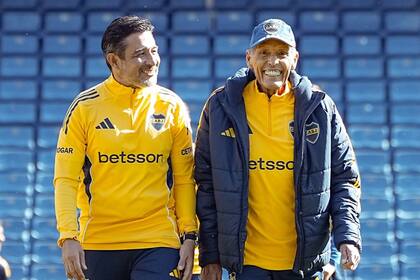 Miguel Russo, este jueves, junto a Juvenal Rodríguez, uno de sus ayudantes de campo