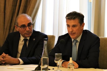 Miguel Simioni, expresidente de la BCR, y Pablo Bortolato, nuevo titular de la entidad