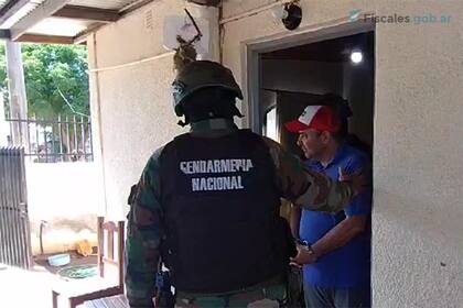 Miguel "Yopi" Gerala, hijo del intendente del municipio Coronel Juan Solá, durante un traslado