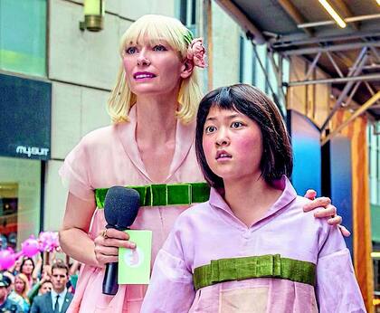 Mija (An Seo Hyun), junto a la “malvada” Tilda Swinton