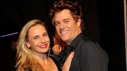 Buena onda. Mike Amigorena y Julieta Cardinali, sonrientes para las fotos