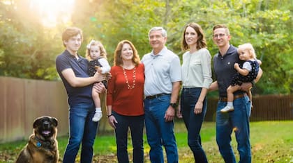 Mike Durant junto a su familia
