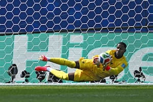 Francia frustra a Noruega: su arquero tapó el tiro de Strand Larsen y Dembélé hizo tres goles