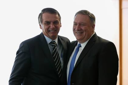 Mike Pompeo se reunió con Bolsonaro; Maduro calificó de "intervencionista" la gira del secretario de Estado