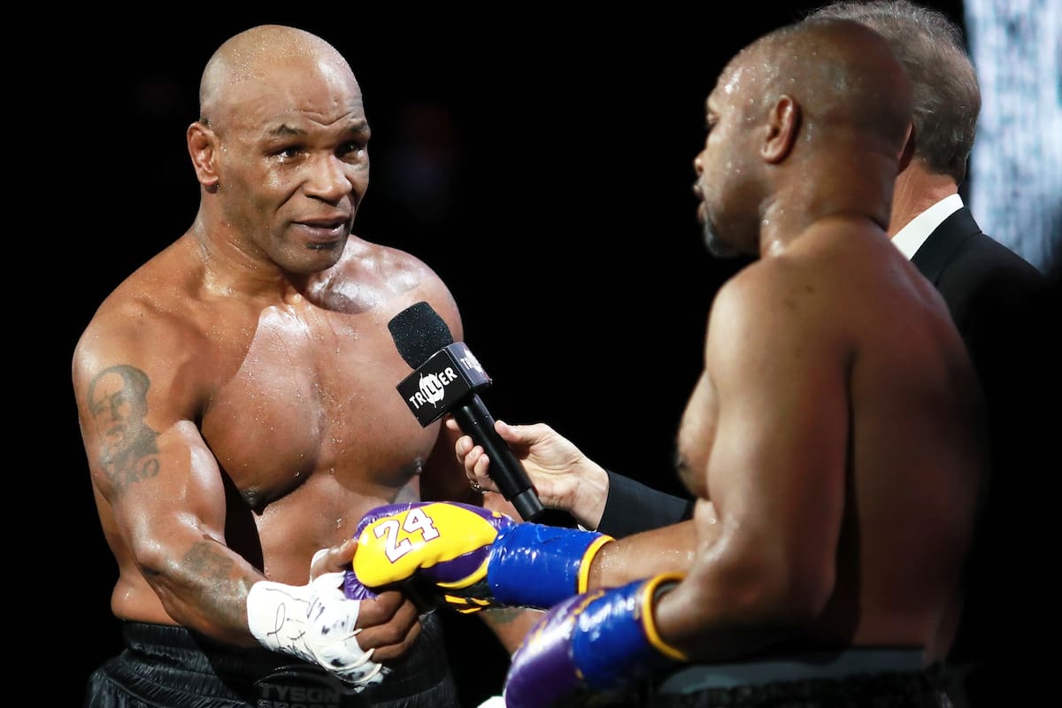 Mike Tyson luego del combate con Roy Jones, que sufrió más de la cuenta