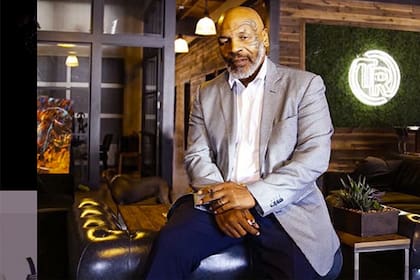 Mike Tyson no enfrentará cargos después de golpear a un pasajero que lo hostigaba durante un vuelo a Florida el mes pasado