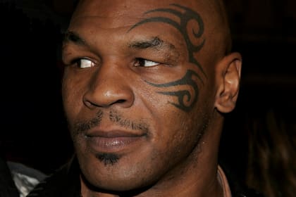 En prisión, Tyson tuvo reclusión de privilegio. El boxeador confesó que no salía mucho de su celda, porque “estaba teniendo tanto sexo que estaba demasiado cansado para ir al gimnasio y hacer ejercicio”.
