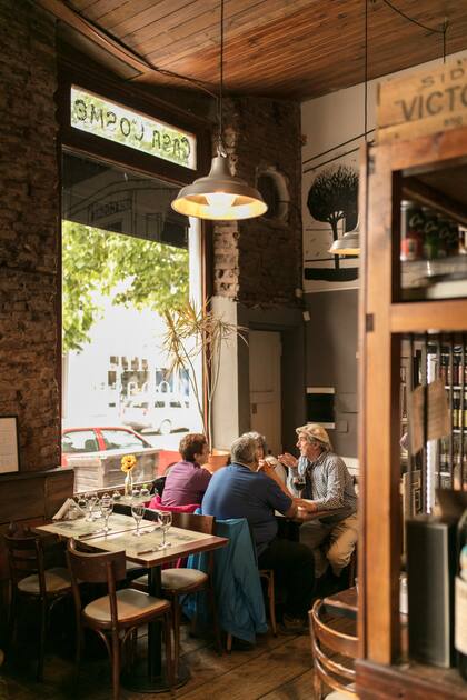 Mil Copas, una esquina histórica e icónica de Madariaga reconvertida en un excelente restaurante.